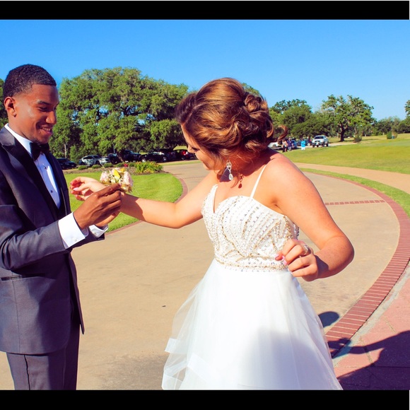 Prom dress - Picture 1 of 3